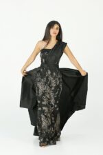 فستان سهرة كم واحد