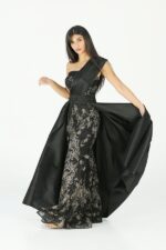 فستان سهرة كم واحد