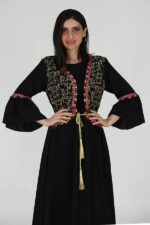 جلابية نسائي بتطريز حروف ذهبية