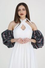 جلابية اماراتية بأكمام أكتاف مكشوفة