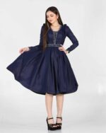 ⁦فستان ميد  كحلي بأكمام طويلة⁩ - الصورة ⁦3⁩