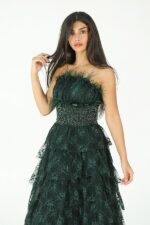 فستان سهرة زيتي بتطريز يدوي في الخصر