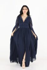 فستان سهرة بأكمام طويلة مفتوحة
