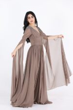 فستان سهرة بأكمام طويلة مفتوحة