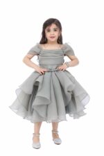 فستان بناتي بقصات متمايلة