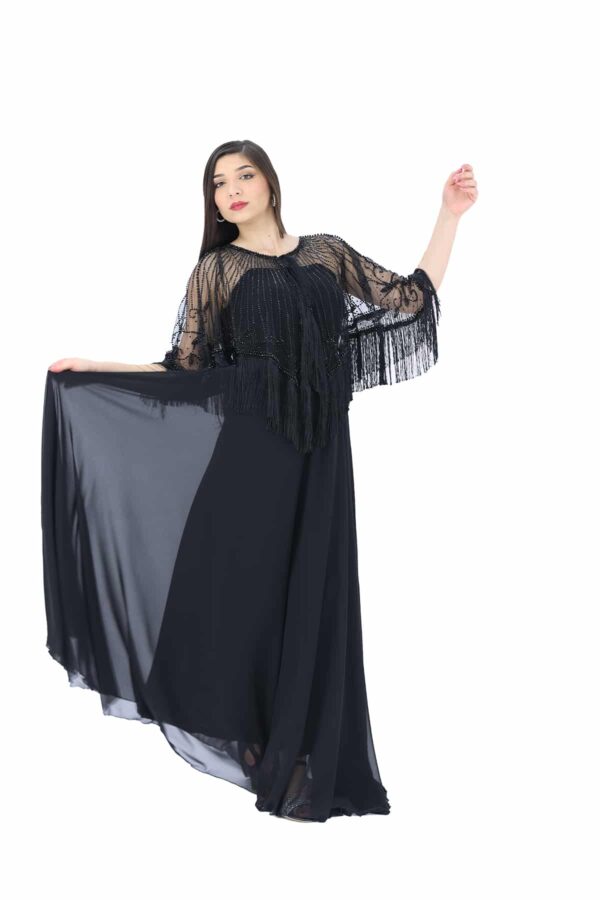 فستان سهرة أسود بطرحة مطرزة