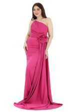 فستان ناعم بتصميم كلاسيكي