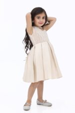 فستان بناتي بتصميم كلاسيك