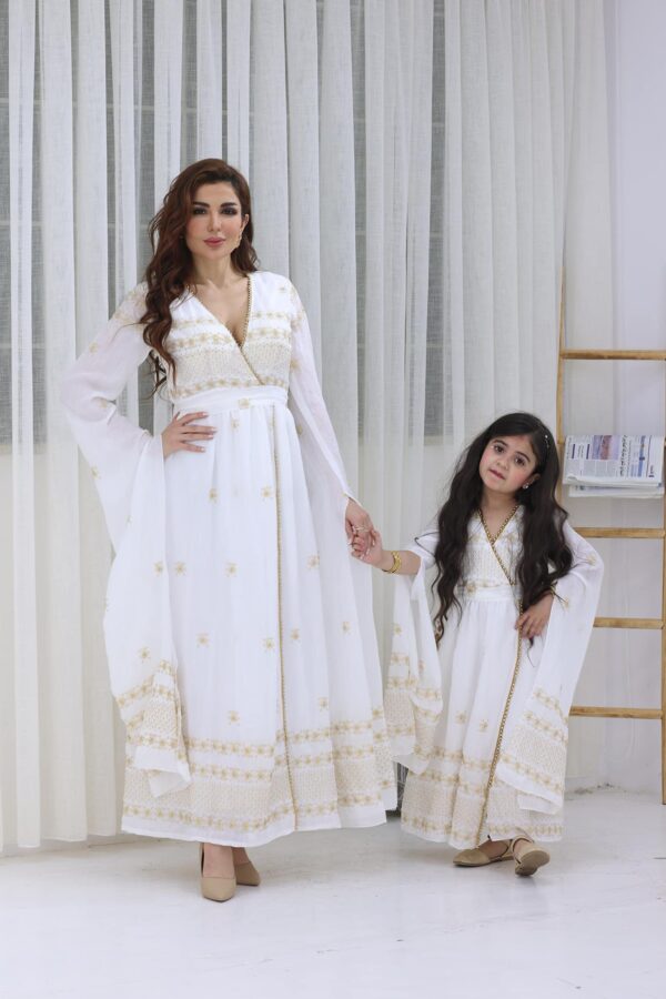 جلابيه العيد بناتي بتطريز خيط ذهبي