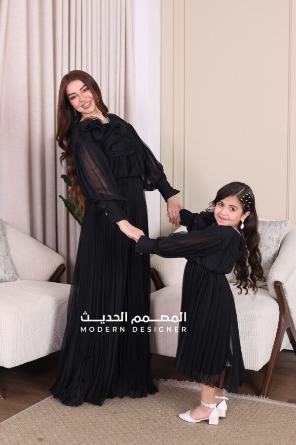 فستان بناتي ناعم بتصميم فاخر