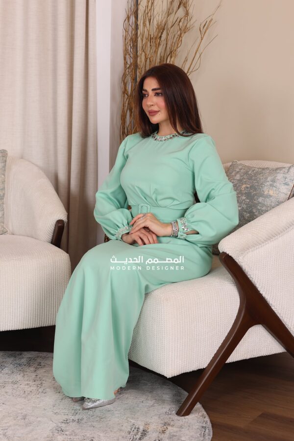 فستان ناعم فخم بأكمام طويلة