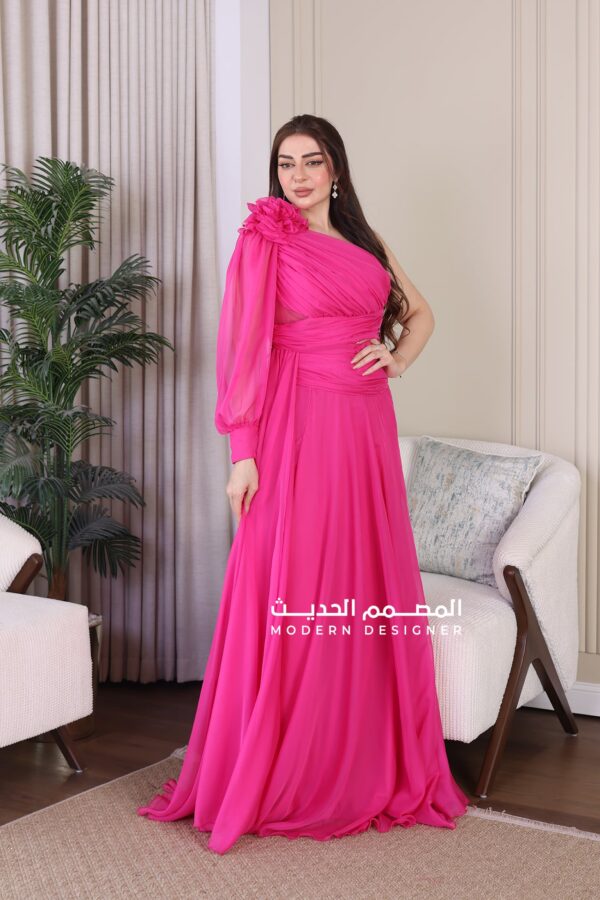 فستان ناعم بفيونكة في الكتف