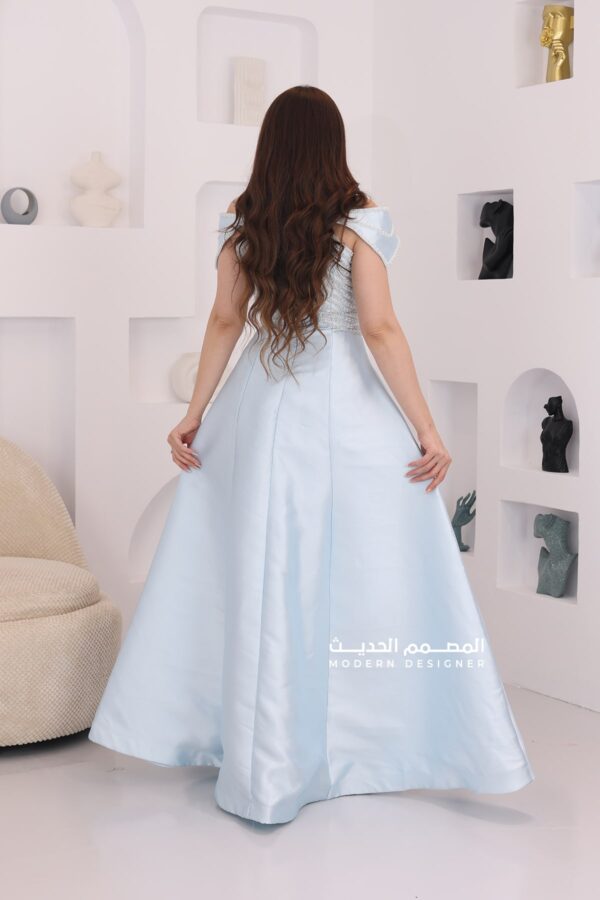 فستان سهرة فخم بتصميم روماني