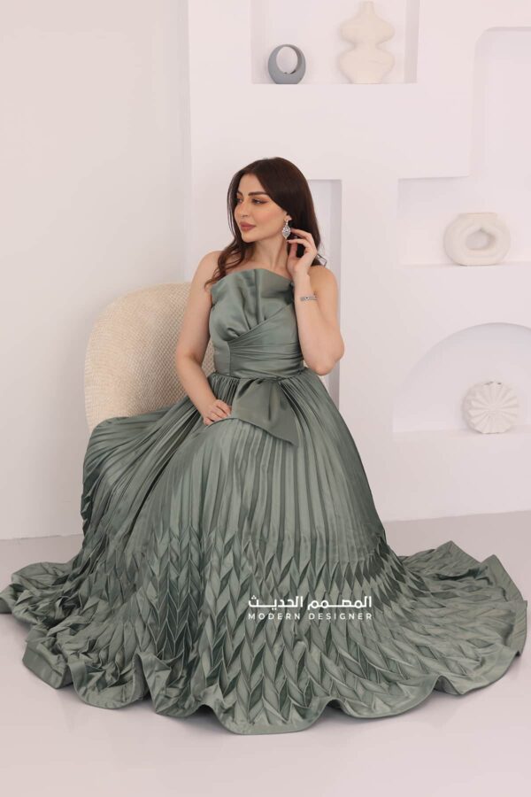 فستان سهرة فخم بفونكة بالصدر