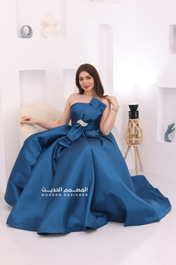 فستان سهرة فخم بفيونكة بالصدر