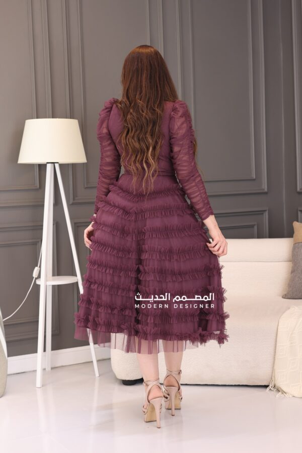 فستان سهرة قصير بتصميم حديث