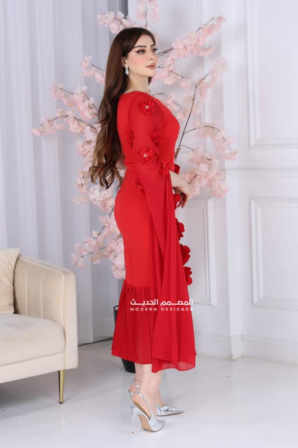 فستان نسائي