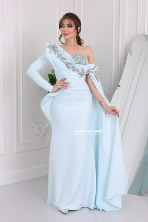 فستان انيق بتصميم راقي