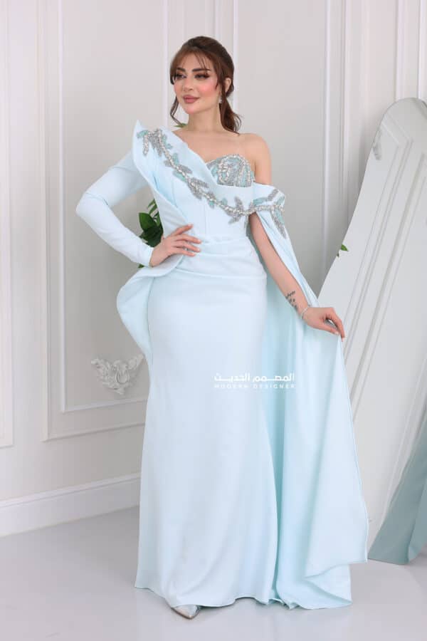 فستان انيق بتصميم راقي