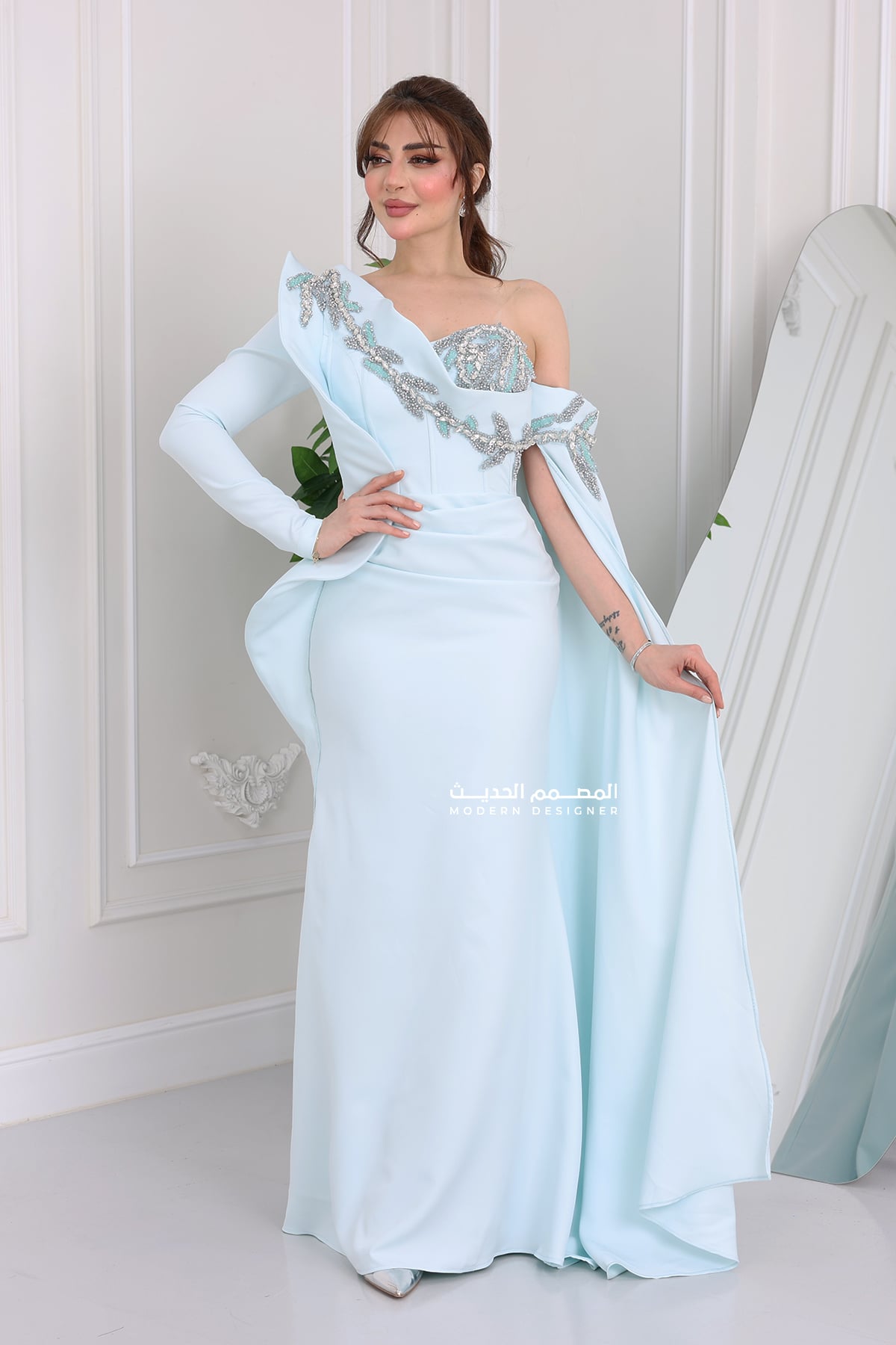 فستان انيق بتصميم راقي