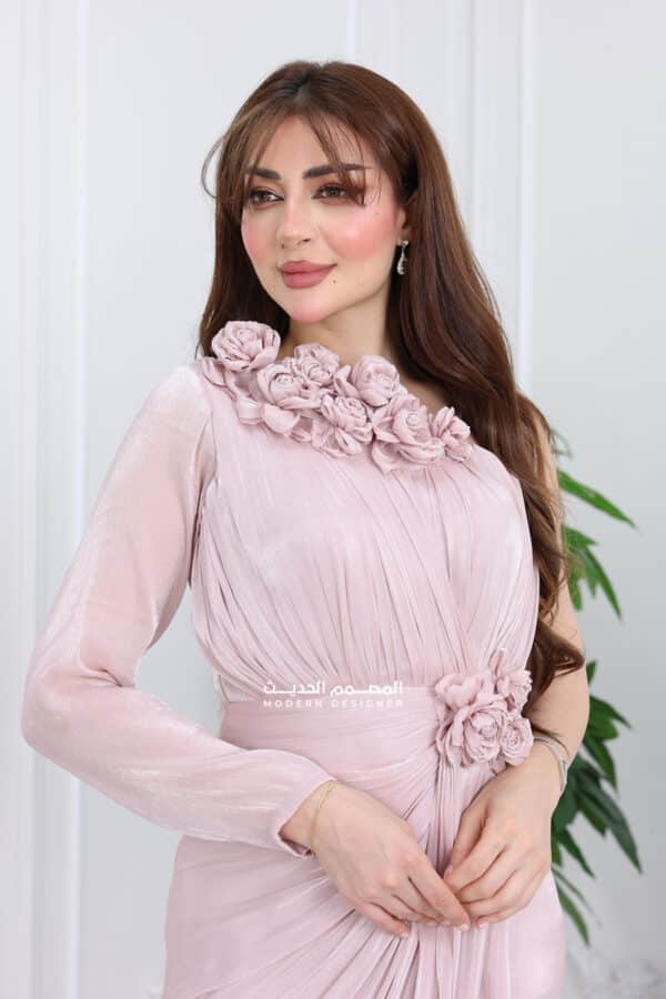 فستان طويل عصري