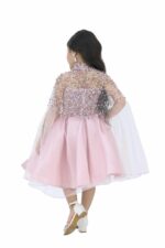 ⁦فستان بناتي لحمي بتطريز لؤلؤ⁩ - الصورة ⁦4⁩