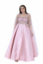 ⁦فستان سهرة لحمي بتطريز لؤلؤ⁩ - الصورة ⁦3⁩