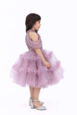 ⁦فستان بناتي لحمي بتطريز أنيق⁩ - الصورة ⁦3⁩