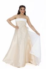 ⁦فستان حفلات بتطريز فخم⁩ - الصورة ⁦3⁩