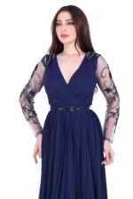 ⁦فستان سهرة بأكمام شفافة⁩ - الصورة ⁦3⁩