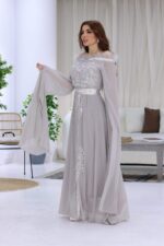 ⁦جلابية مغربي مزينة بريش⁩ - الصورة ⁦2⁩