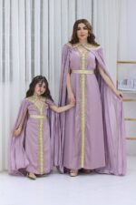 ⁦جلابية بناتي قطعتين بتطريز ذهبي⁩ - الصورة ⁦4⁩