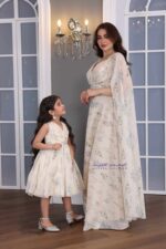 ⁦فستان سهرة مشجر باكمام طويله⁩ - الصورة ⁦4⁩