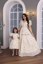 ⁦فستان بناتي مشجر باكمام بوف⁩ - الصورة ⁦4⁩