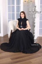 ⁦فستان اسود بتصميم فاخر⁩ - الصورة ⁦3⁩