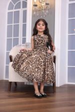 ⁦فستان بناتي ماكسي بطبعة تايجر⁩ - الصورة ⁦3⁩