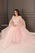 ⁦فستان سهرة  باكمام كيب⁩ - الصورة ⁦3⁩