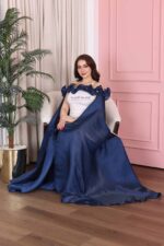 ⁦فستان سكري راقي بذيل كحلي⁩ - الصورة ⁦2⁩