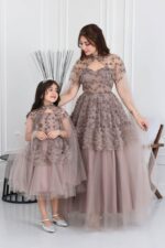 ⁦فستان مناسبات بتطريز فاخر⁩ - الصورة ⁦8⁩