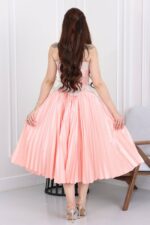 ⁦فستان سهرة ميدي مطرز⁩ - الصورة ⁦3⁩