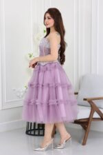 ⁦فستان سهرة ميدي طبقات⁩ - الصورة ⁦2⁩