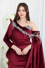 ⁦فستان سهرة مخمل فاخر⁩ - الصورة ⁦6⁩