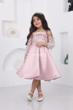 ⁦فستان بناتي بأكمام مطرزة فخمة⁩ - الصورة ⁦3⁩