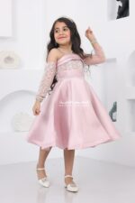 ⁦فستان بناتي بأكمام مطرزة فخمة⁩ - الصورة ⁦2⁩