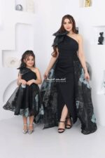 ⁦فستان بناتي بتصميم ملكي أنيق⁩ - الصورة ⁦4⁩