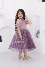 ⁦فستان بناتي بتصميم ملكي فخم⁩ - الصورة ⁦2⁩