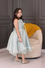 ⁦فستان بناتي بكسرات أنيقة⁩ - الصورة ⁦2⁩