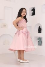 ⁦فستان بناتي زهري مزين بورد⁩ - الصورة ⁦2⁩