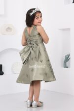 ⁦فستان بناتي سواريه أنيق⁩ - الصورة ⁦2⁩