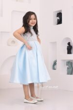 ⁦فستان بناتي فخم بياقة عالية⁩ - الصورة ⁦2⁩